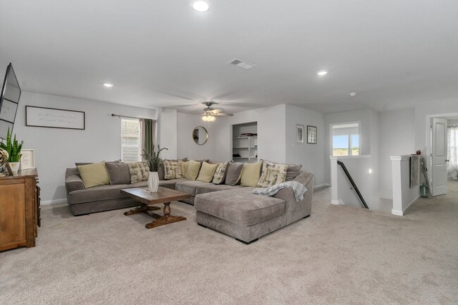 Building Photo - 845 Sugartree Dr
