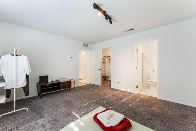 Building Photo - 1299 Raritan Pl