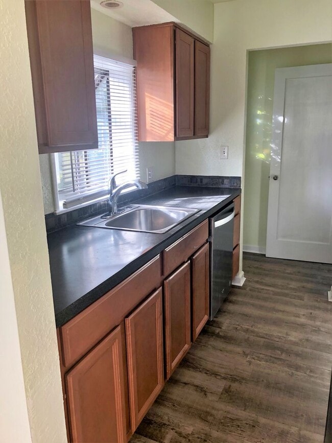 Building Photo - Home in Bremerton.