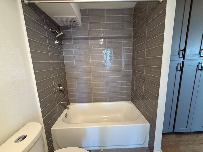 Building Photo - OCEAN View Unfurnished 1 bed/1 bath in Puu...