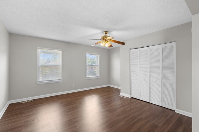 Building Photo - 1120 Gahan Dr