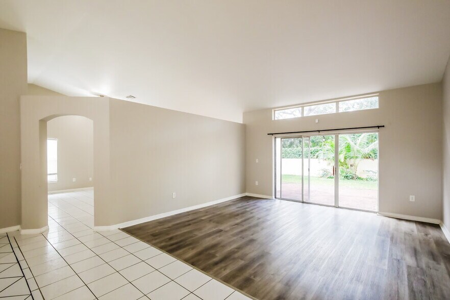 Building Photo - 13101 SW 17th Ct