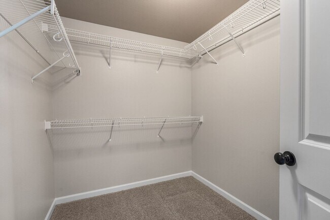 Building Photo - 4 Bed 2.5 Bath Single level - Fenced