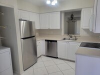 Building Photo - 7301 Amberly Ln