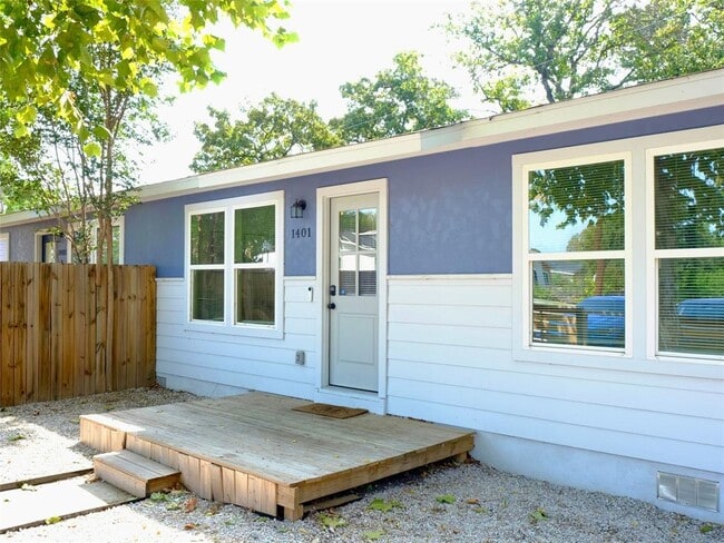 Building Photo - 1401 Marcus Pl