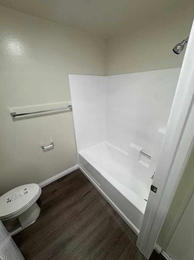 Building Photo - 0.0 bedroom in Sunland California 91040