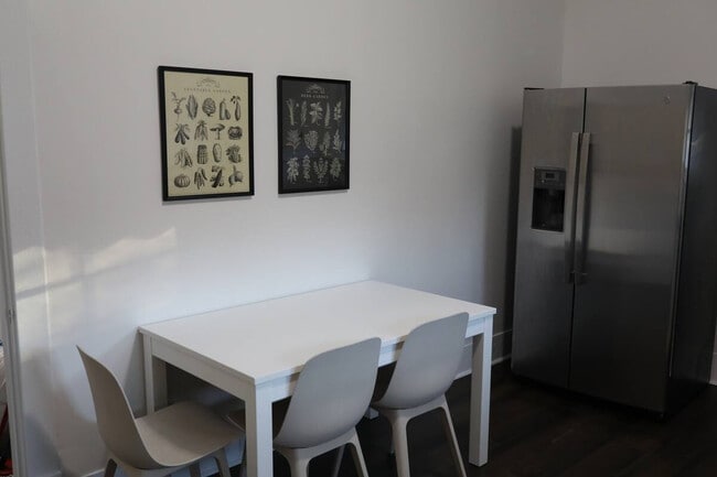 Building Photo - 528 Bond Ave