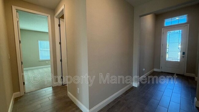 Building Photo - 122 Monthaven Dr