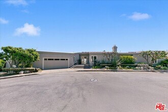 Building Photo - 18244 Coastline Dr