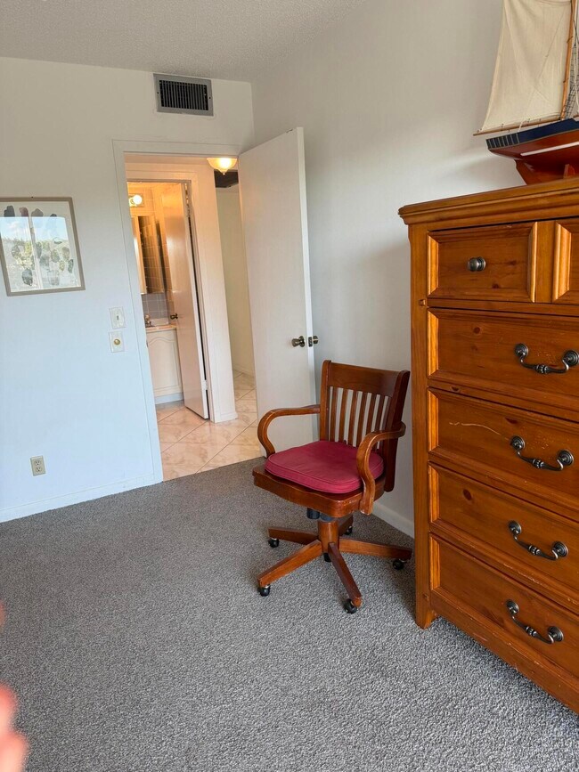 Building Photo - 332 Mansfield G