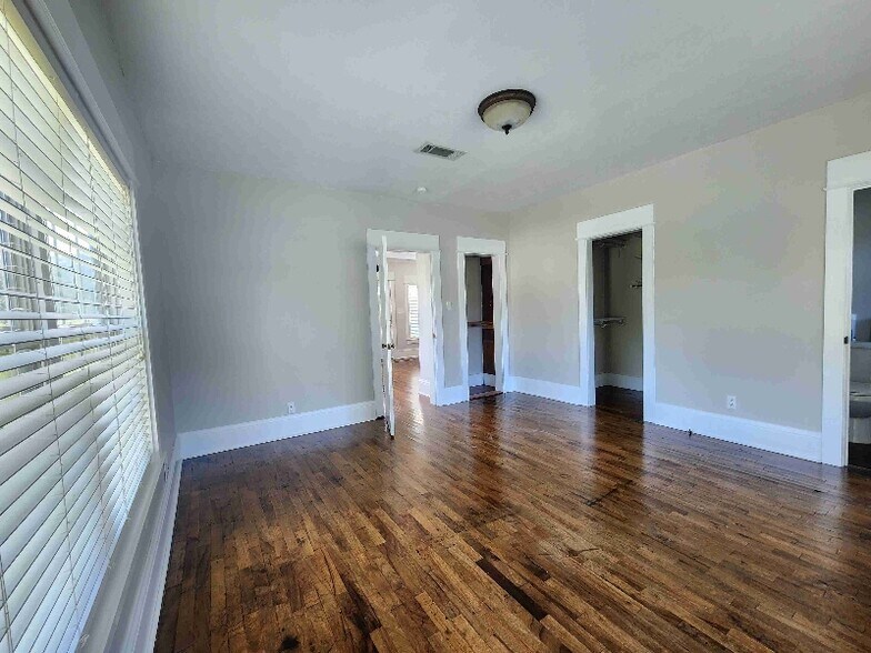 Building Photo - 149 Cedar Ln