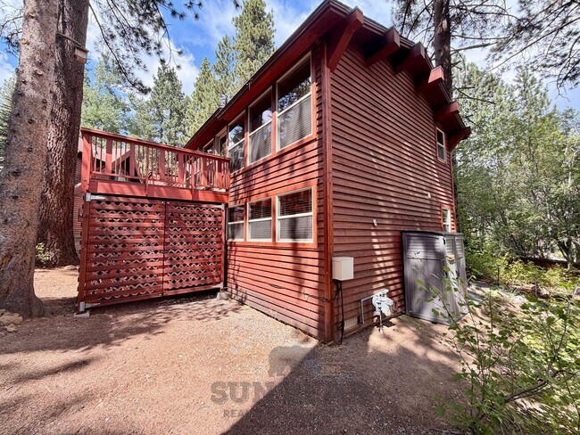 Building Photo - 702 College Dr