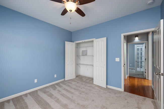 Building Photo - 2437 A Duxbury Dr