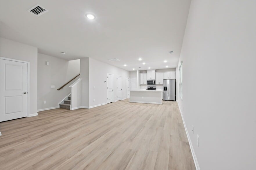 Building Photo - 723 Chandler Stone Dr