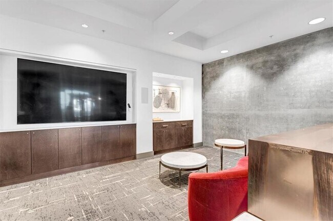 Building Photo - 400 W Peachtree St NW