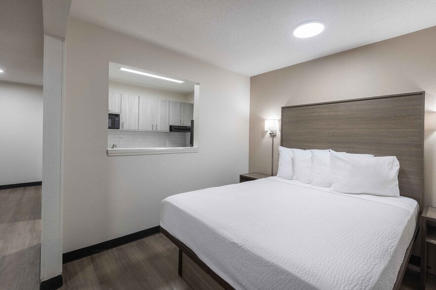 Building Photo - Furnished Studio-Columbia - West - Stoneridge Dr.