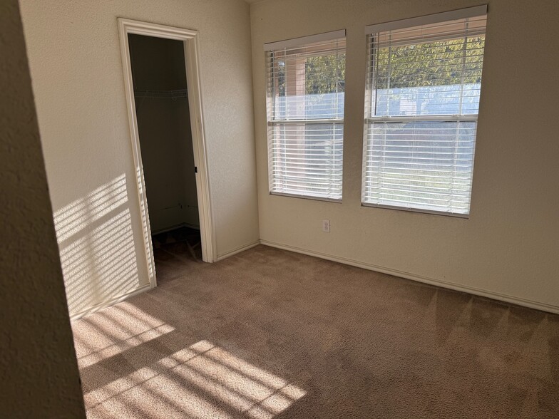 Building Photo - 4714 Dapple Dr