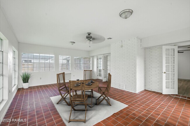 Building Photo - 301 Estainville Ave