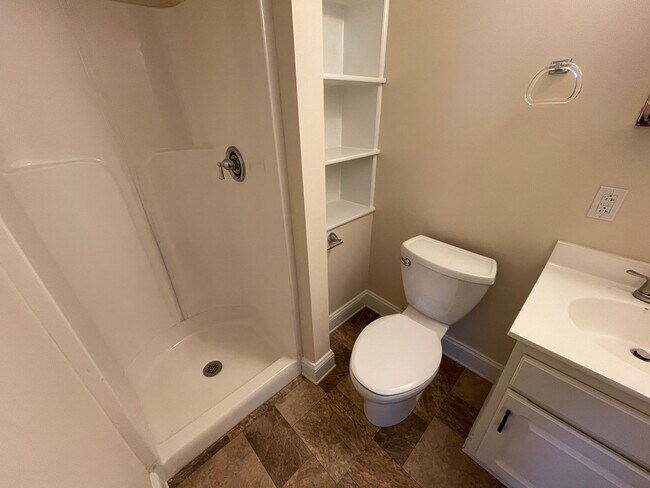 Building Photo - 1311 Villa Way