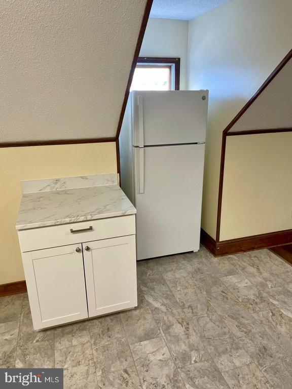 Building Photo - 519 Winchester Ave