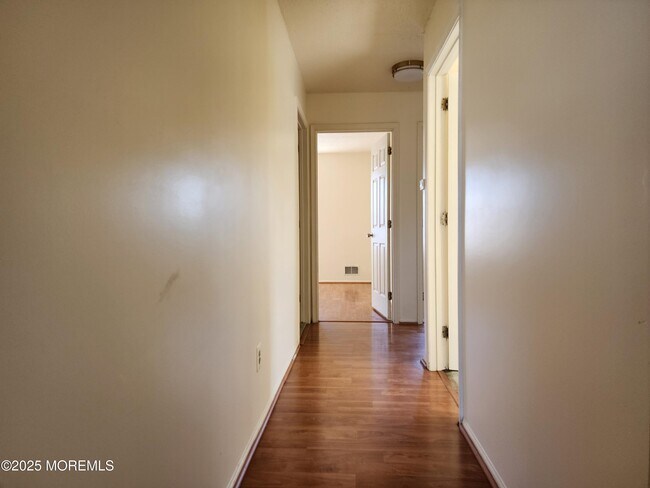 Building Photo - 1 Skylark Ct