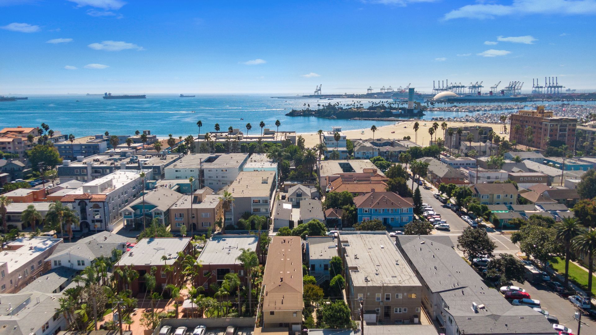 Building Photo - 1116 E 1st St