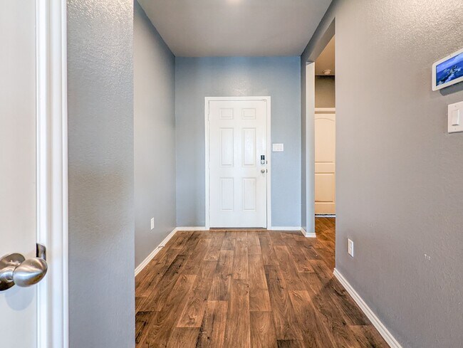 Building Photo - 14541 Montclair Way