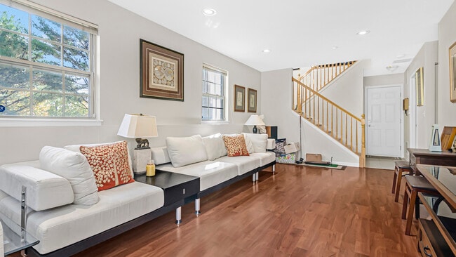 Building Photo - 530 Prestwick Ln