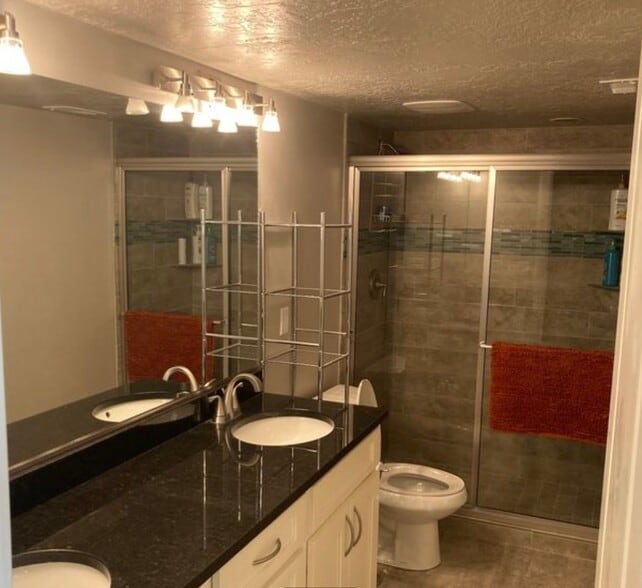 Building Photo - 1703 Lyndi Ln
