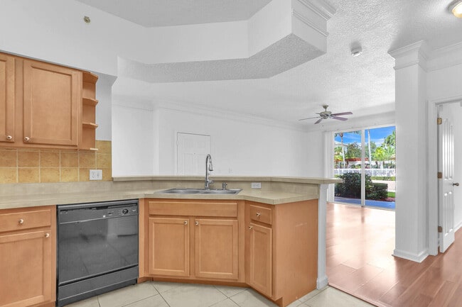 Building Photo - 3110 Myrtlewood Cir E