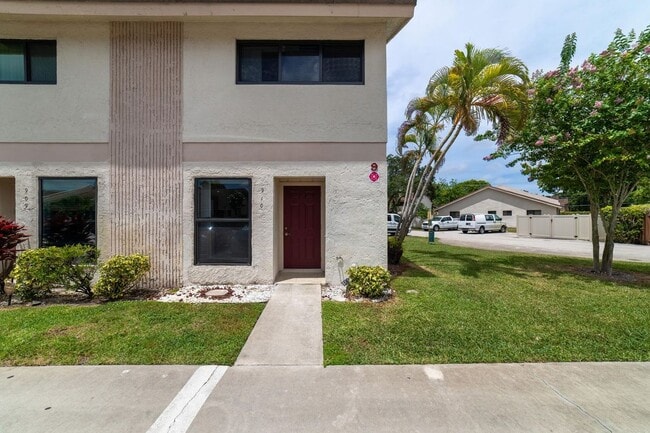 Building Photo - 2720 S Oakland Forest Dr