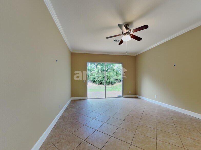 Building Photo - 996 NW Leonardo Cir