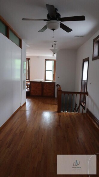 Building Photo - 1300 W Barry Ave