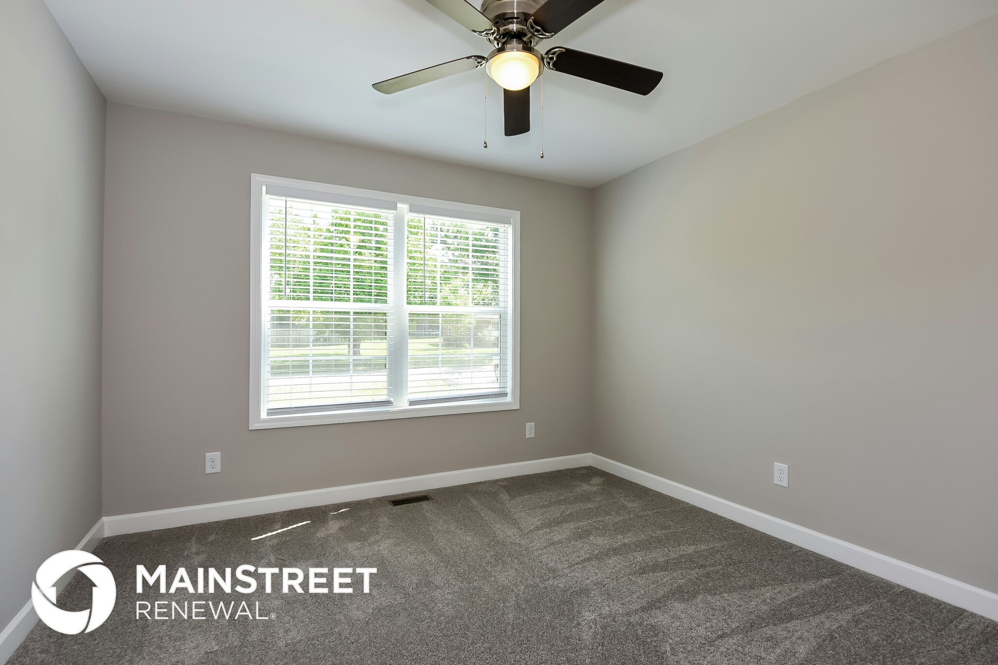 Building Photo - 120 Lynn Dr