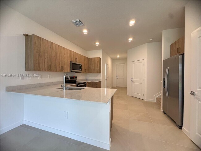 Building Photo - 178 NE 14th St