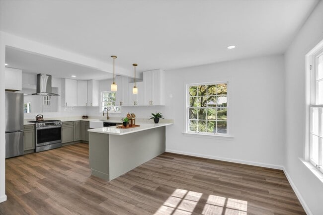 Building Photo - 1212 W Healey St