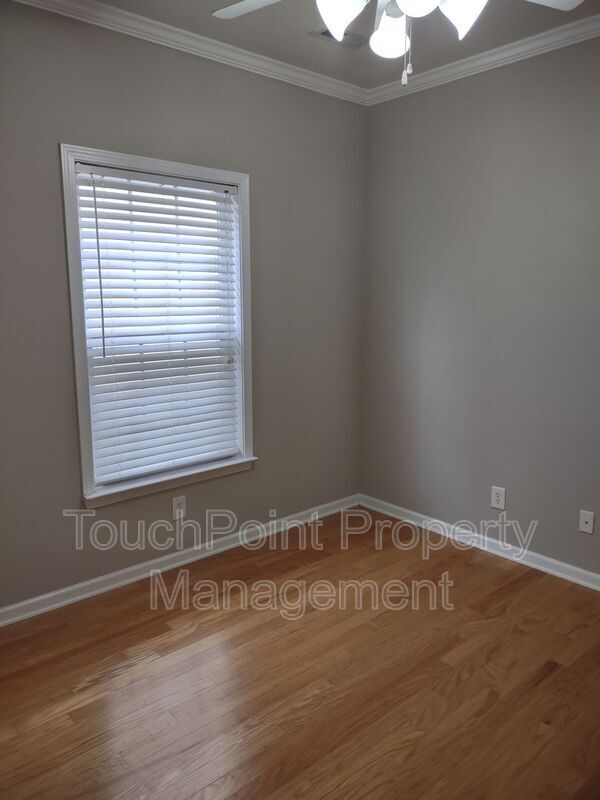 Building Photo - 2026 Durand Rd