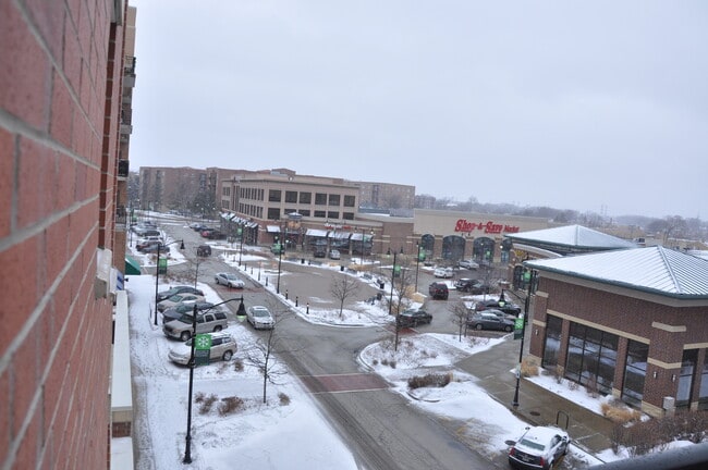 Building Photo - 656 Pearson St