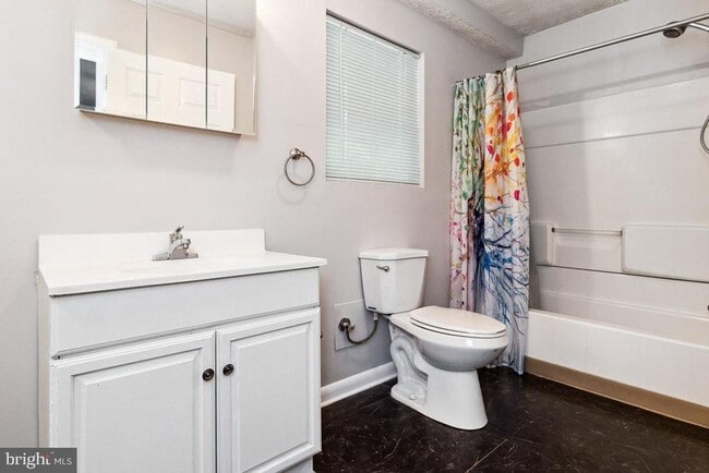 Building Photo - 315 South Dr