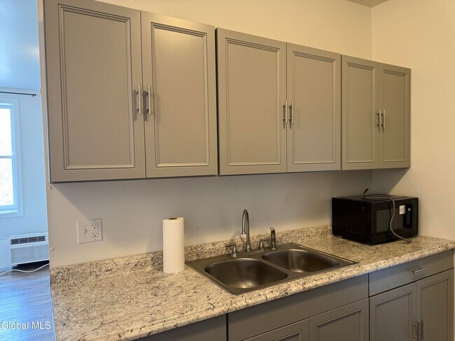 Building Photo - 346 Madison Ave