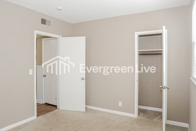 Building Photo - 3216 Teton Dr NW