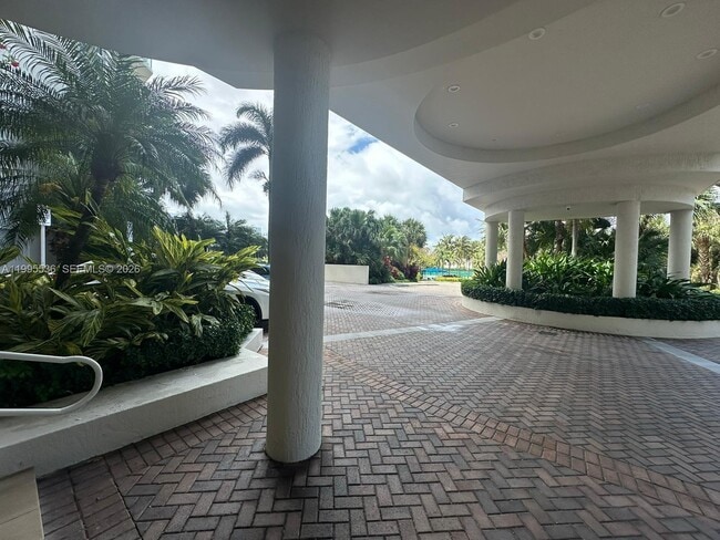 Building Photo - 6001 N Ocean Dr