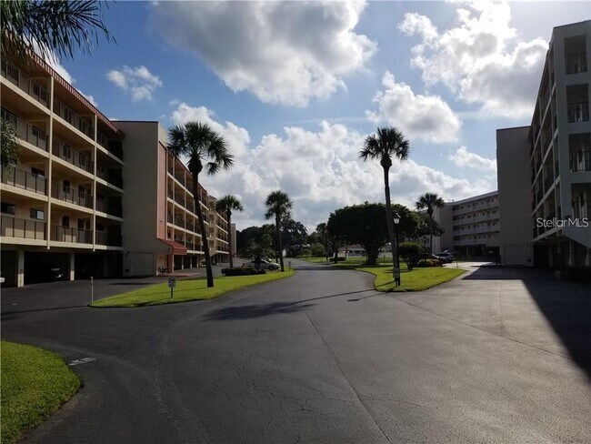 Building Photo - 9510 Harbor Greens Way