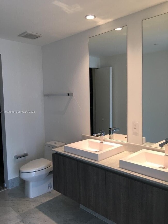 Building Photo - 801 S Miami Ave