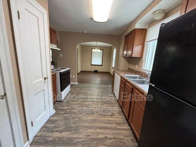 Building Photo - 348 Nassau St