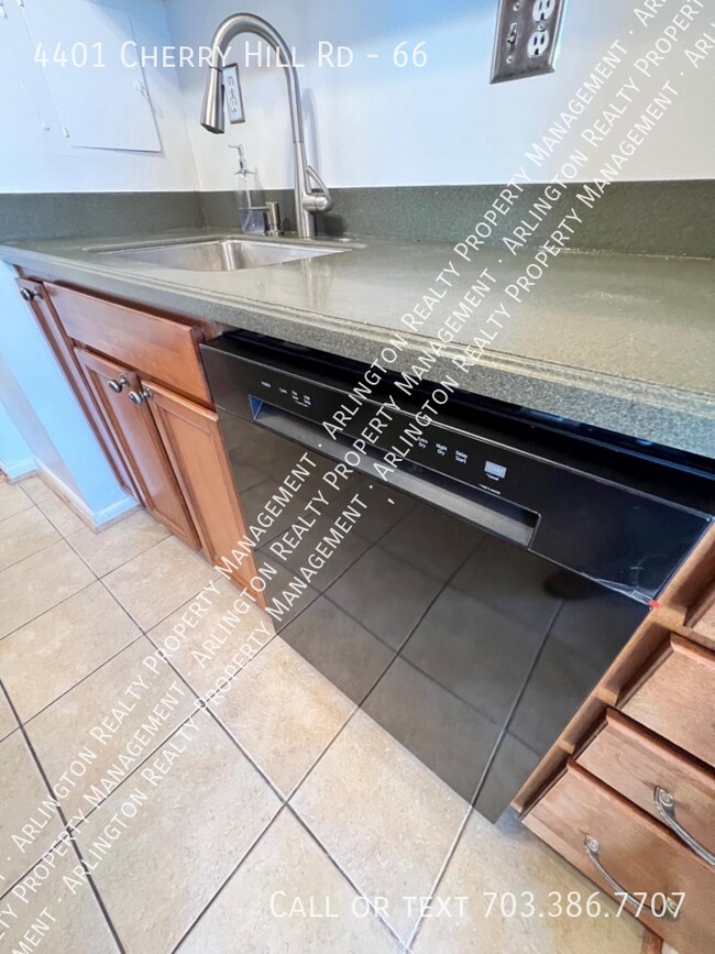 Building Photo - 4401 Cherry Hill Rd