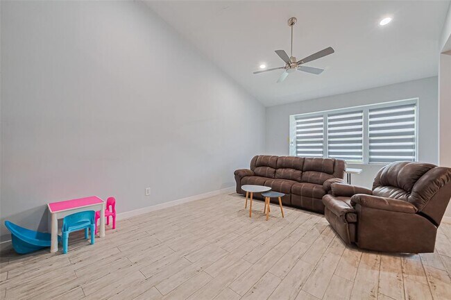 Building Photo - 12625 Memorial Dr
