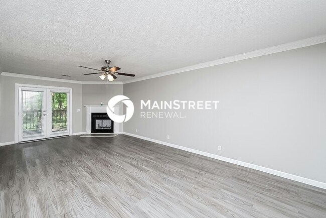Building Photo - 4 Bedroom Pet-Friendly Home in Nashville, TN with Main Street Renewal