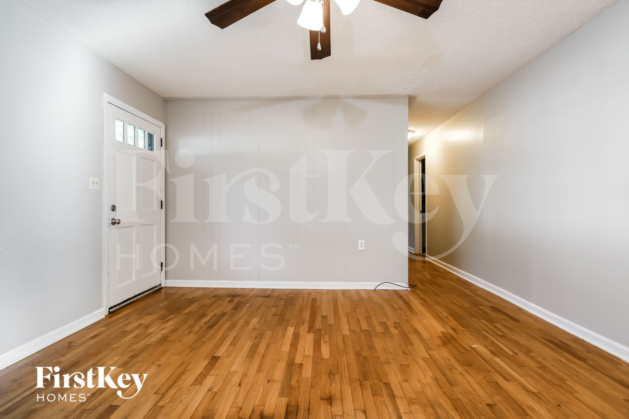 Building Photo - 5562 Hood St