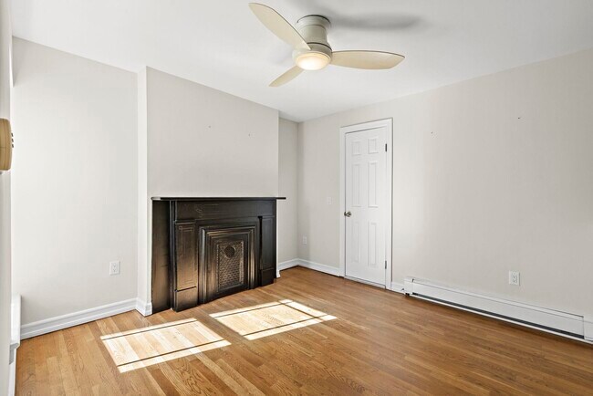 Building Photo - 211 14TH St